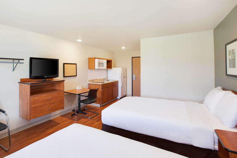 Bedroom 3, WoodSpring Suites Lake Charles, Calcasieu