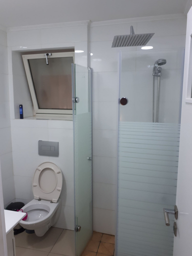 Bathroom, I'm Jerusalem, Jerusalem