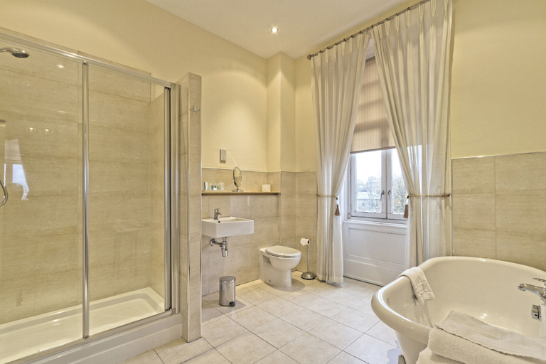 Bathroom 5, Sherbrooke Castle Hotel, Glasgow