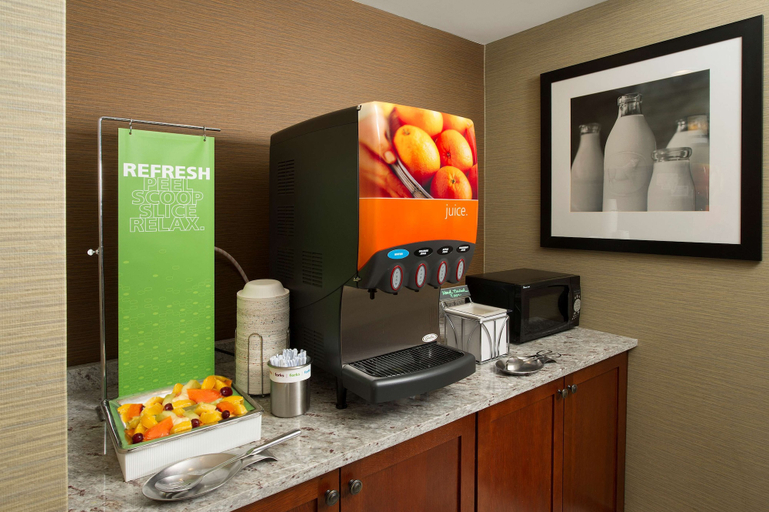 Food & Drinks 5, Hampton Inn Rochester-Greece, Monroe