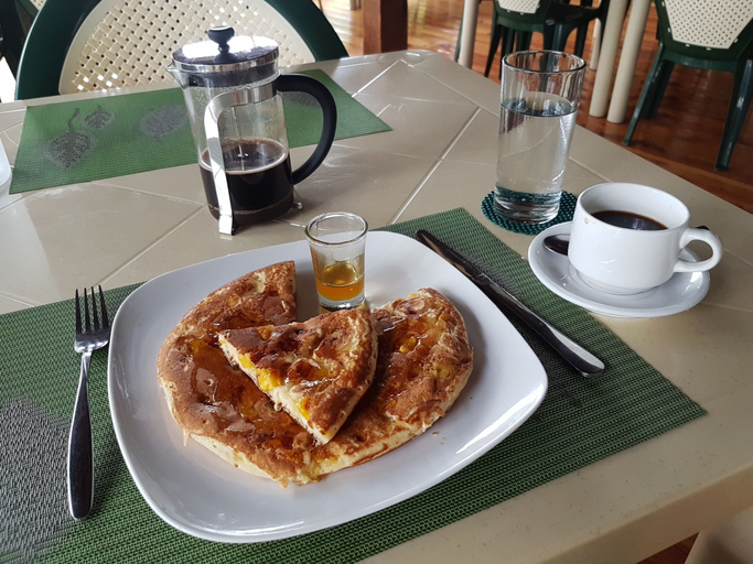 Food & Drinks 4, Eskapo Verde Lodge Moalboal, Badian