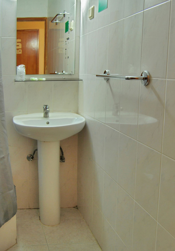 Bathroom 5, 161 Norte Guesthouse, Lisbon