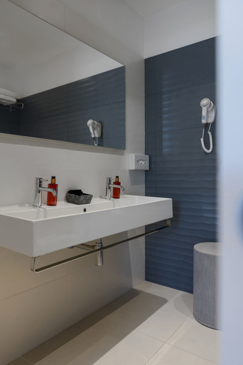 Bathroom 5, Hotel delle Rose, Venezia