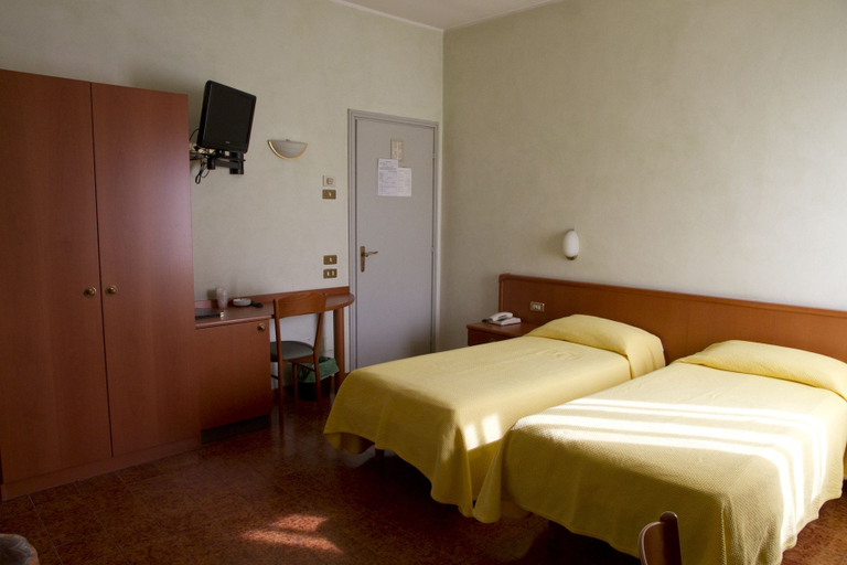 Bedroom 3, Hotel Europa, Mantua