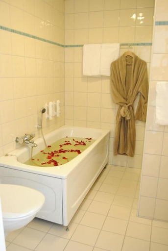Bathroom 4, Farsund Fjordhotell, Farsund