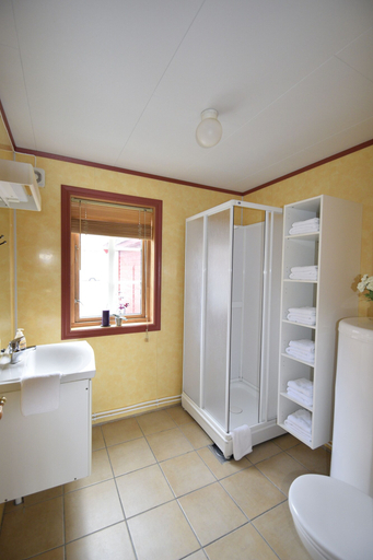 Bathroom 3, XLyngen, Lyngen