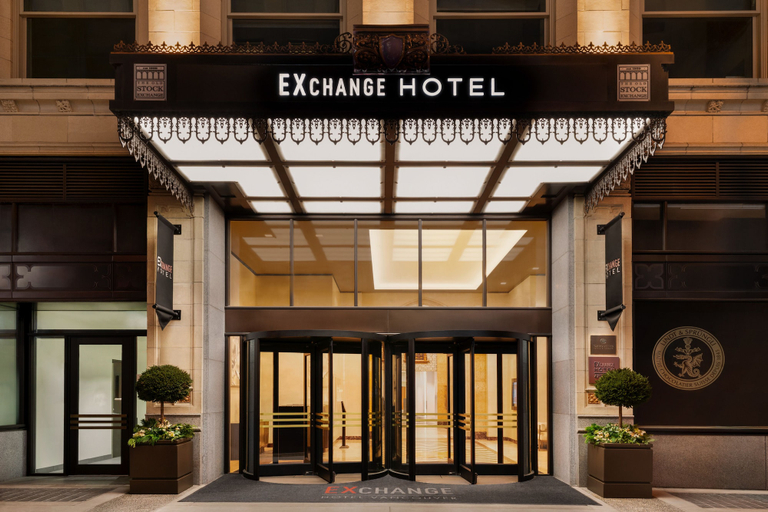 Exterior & Views
