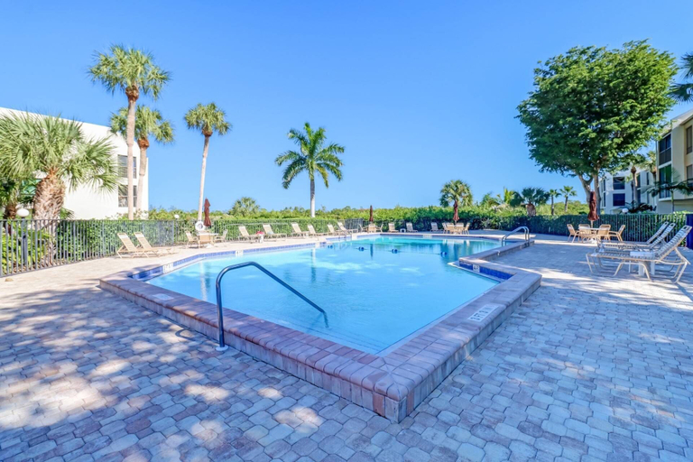 Pool 4, 21400 Bay Village Dr #204, Lee