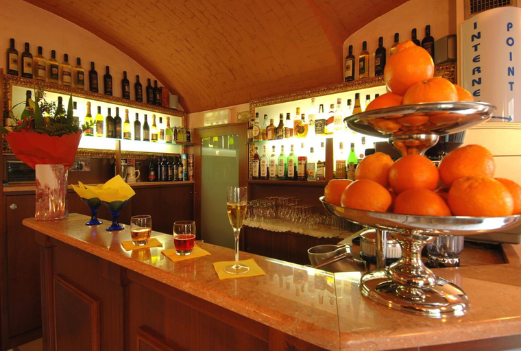 Food & Drinks 5, Hotel Ideale, Milano