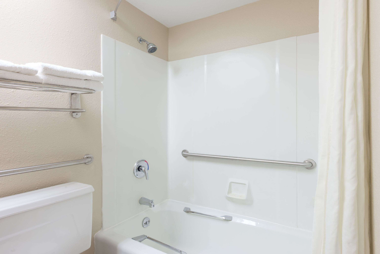 Bathroom 4, Super 8 by Wyndham St Charles, Saint Charles