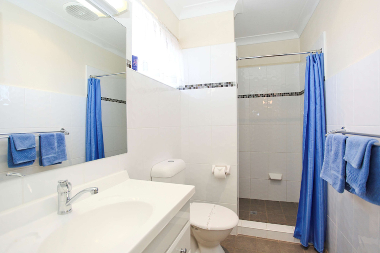 Bathroom 4, Blue Diamond Motor Inn, Dubbo - Pt A