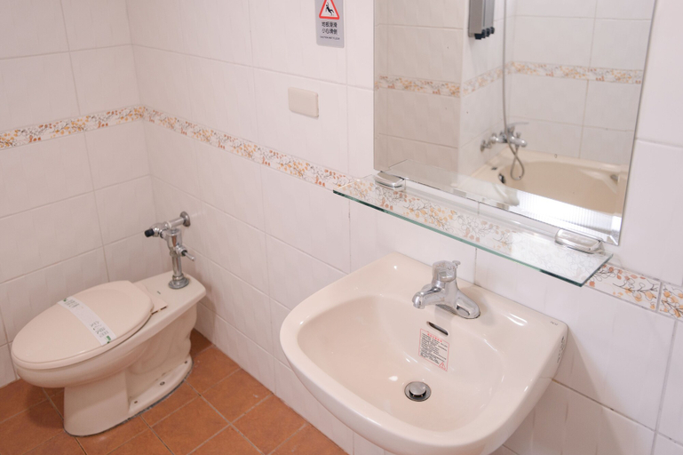 Bathroom 4, Kiwi Express Hotel - Taichung Station Branch 10, Taichung