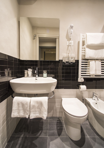 Bathroom 5, PALAZZO DEL PAPA, Siena