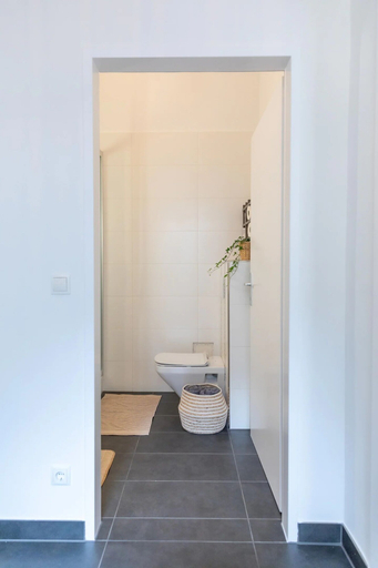 Bathroom 3, Stylish apartment near Mariahilferstraße, Wien