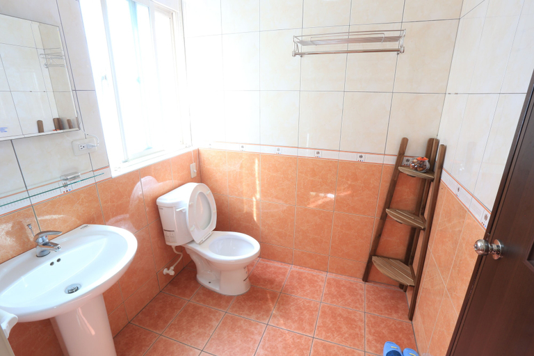 Bathroom 3, Downshifted House, Miaoli