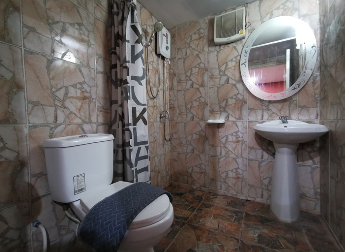 Bathroom 5, Lek Homestay, Si Racha