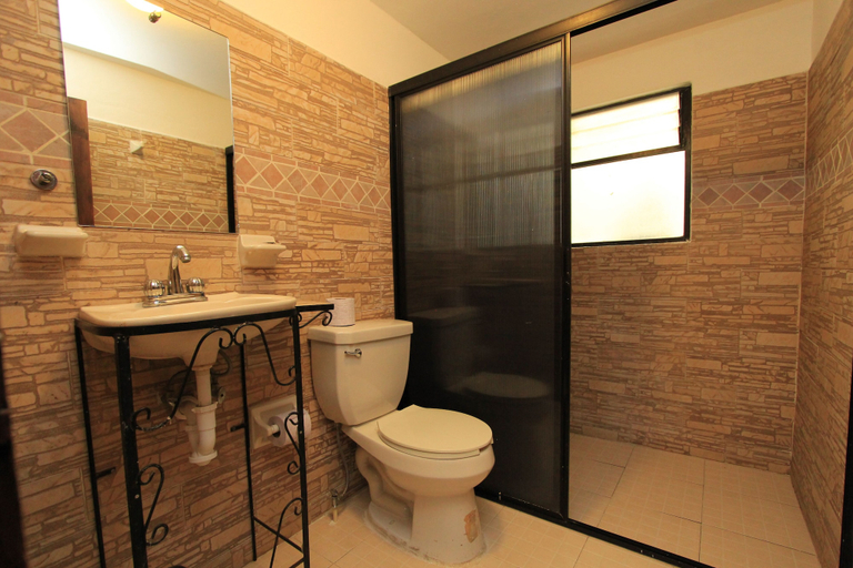 Bathroom 4, Jardines de Luz, San Cristóbal de las Casas
