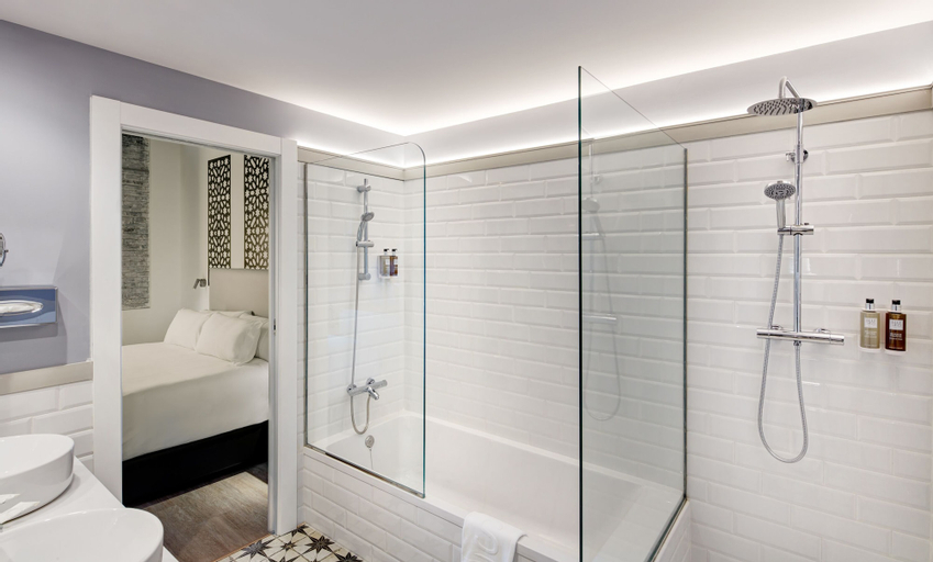 Bedroom 5, Sercotel Granada Suites, Granada