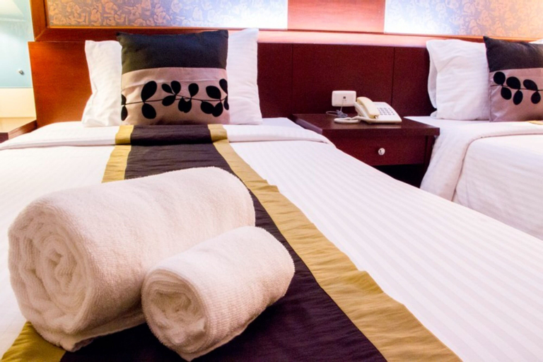 Bedroom 3, Convenient Grand Hotel by Zuzu, K. Bang Sao Thon