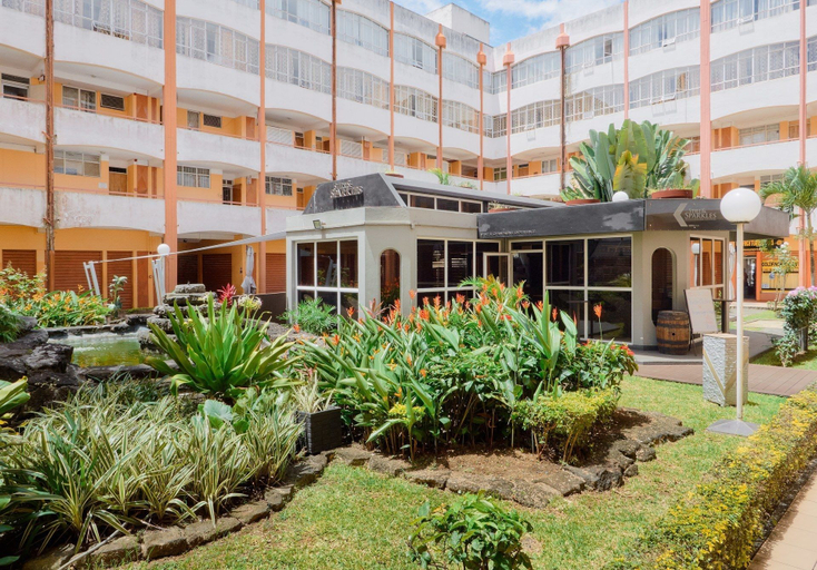 Exterior & Views 2, Gold Crest Hotel