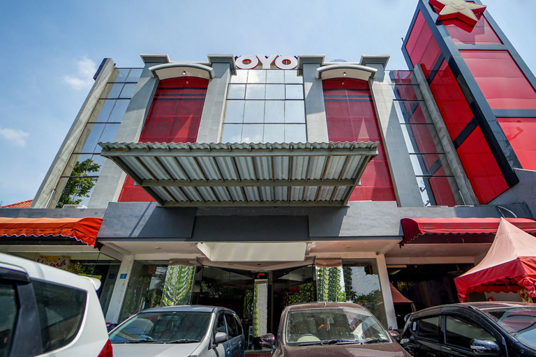 Exterior & Views 2, OYO 231 Hotel Andita Syariah, Surabaya