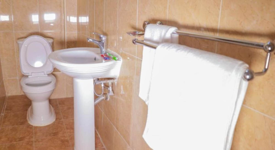 Bathroom 5, Skyward Mua Hotel, Machakos Town