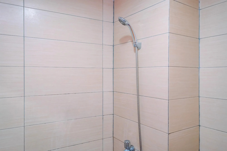Bathroom 5, Margonda Residence 3 by Bored, Depok
