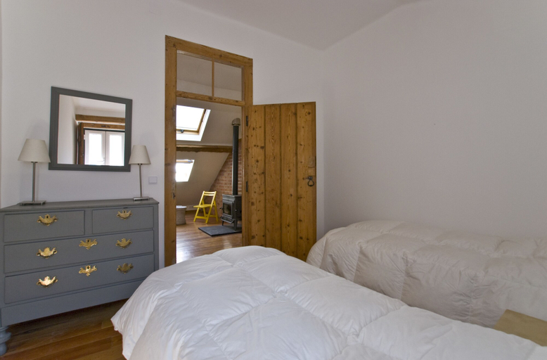 Bedroom 2, LxWay Apartments Diario de Notícias Color, Lisbon