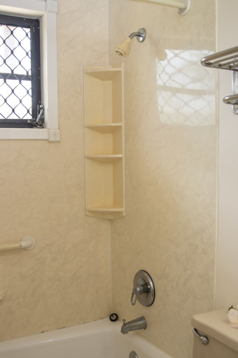 Bathroom 5, Orange Hill Beach Inn