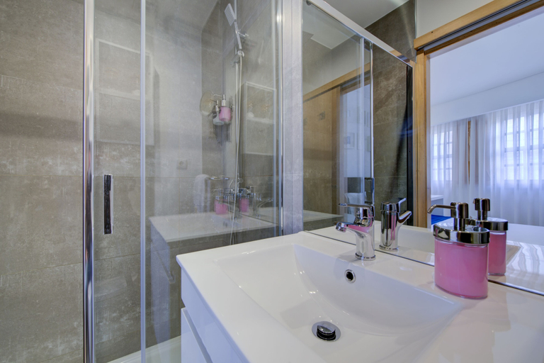 Bathroom 4, Bellu Suites, Braga