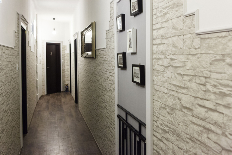 Others 5, Prior Suites Split, Split