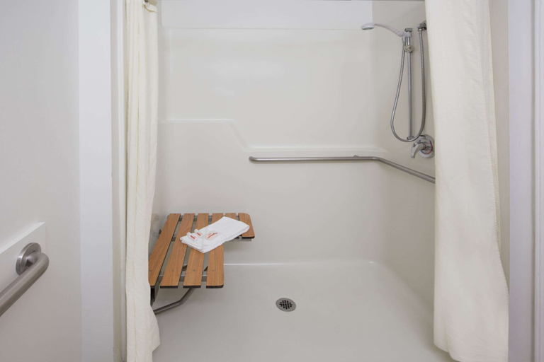 Bathroom 4, Super 8 by Wyndham Central Pt Medford, Jackson