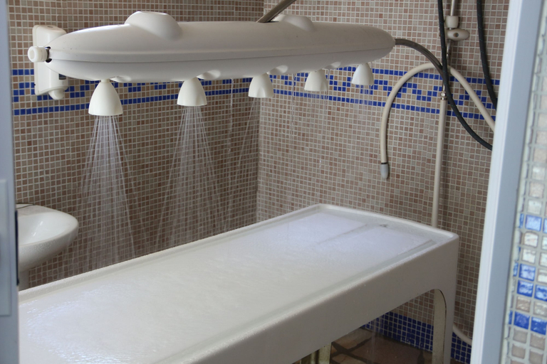 Bathroom 4, Balneario Caldas de Luna, León