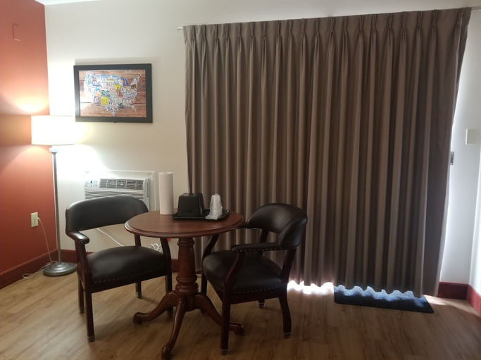 Others 5, Econo Lodge Cadillac, Wexford