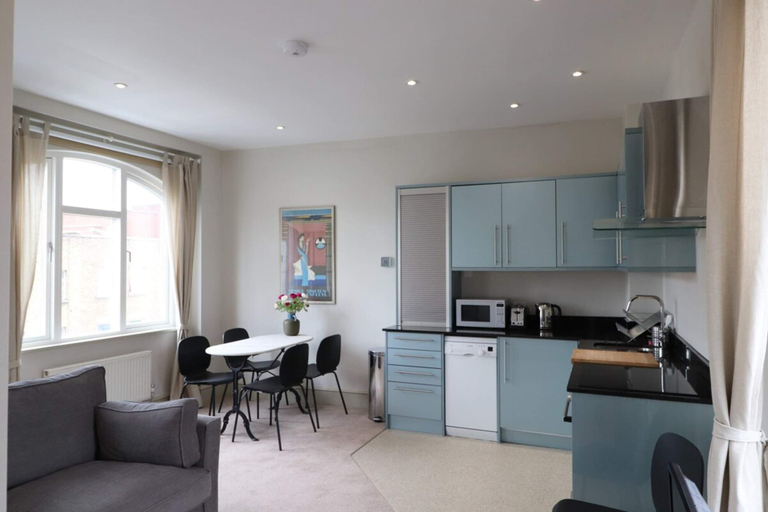 Others 3, Stylish Light-filled 1 Bedroom Flat In Hammersmith, London