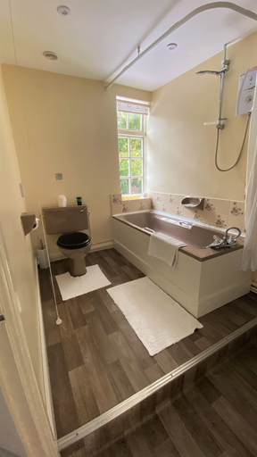 Bathroom 4, Hickman Hill Hotel, Lincolnshire