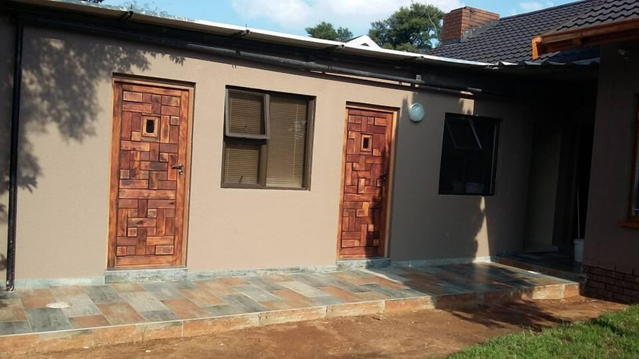 Exterior & Views, Lauren Palace Guest House, Sedibeng