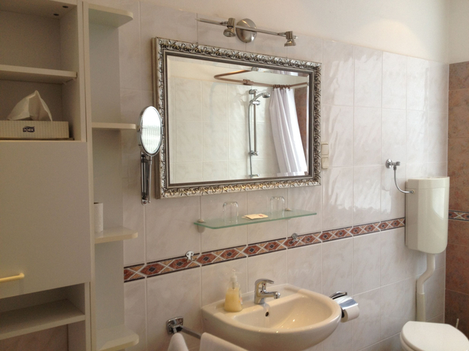 Bathroom 5, Harmonie Hotel Rust, Goslar