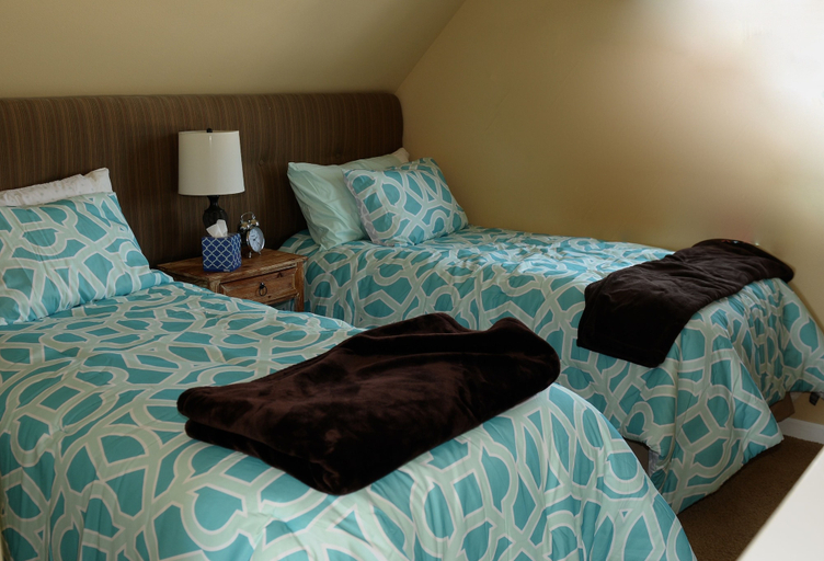 Bedroom 3, The Collins Inn and Seaside Cottages, Grays Harbor