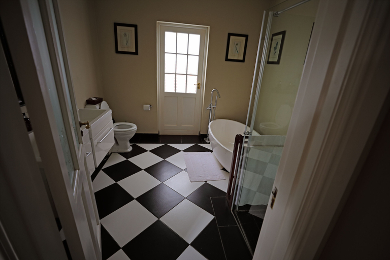 Bathroom 4, RiverBend Lodge, Cacadu