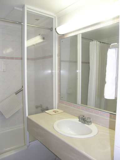 Bathroom 5, Hotel Four Seasons