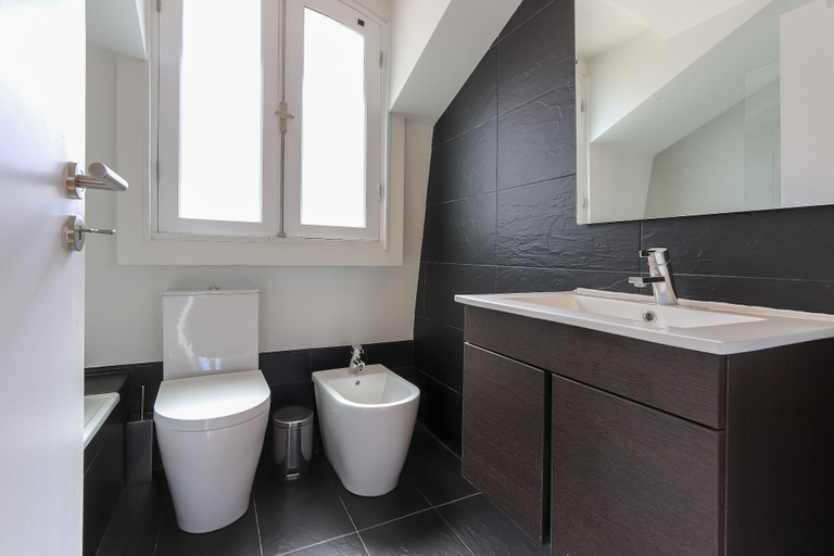 Bathroom 4, Santa Catarina Stylish by Homing, Lisbon