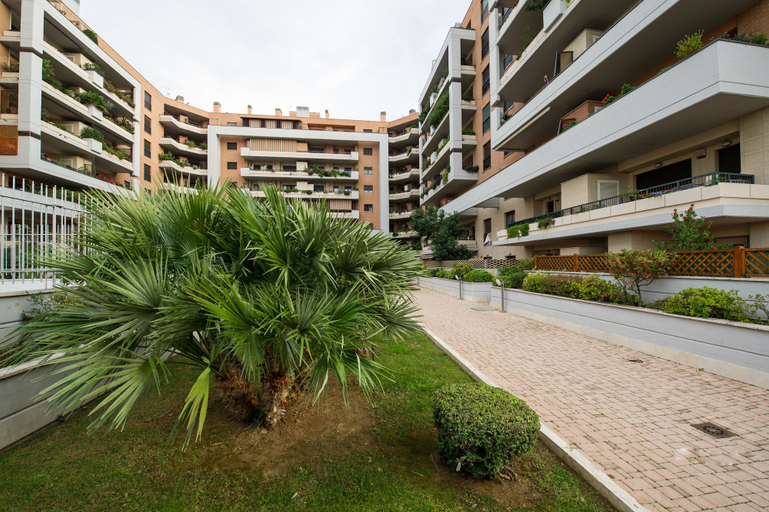 Exterior & Views 2, Domus Al Parco Guest House, Roma