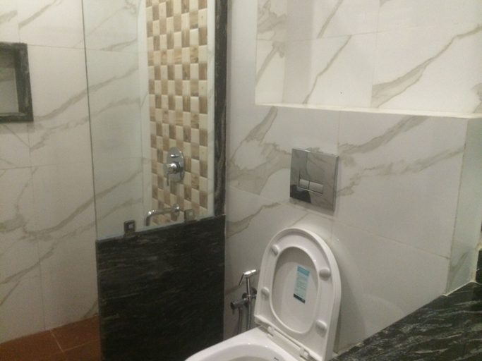 Bathroom 4, Chandra Grand, Jodhpur