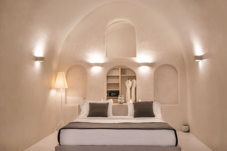Bedroom 2, Villa Dusk and Dawn in Fira, South Aegean