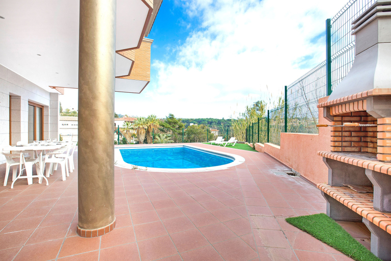 Sport & Beauty 4, Villa Paulina, Girona
