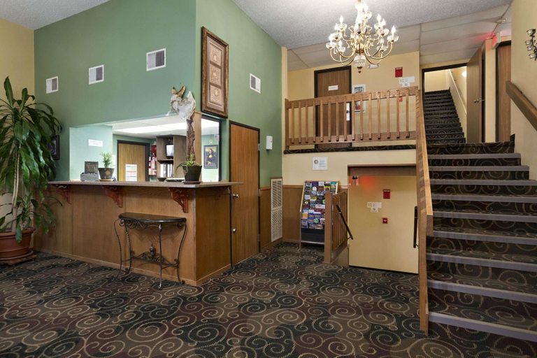 Others 5, Super 8 by Wyndham Russellville, Pope