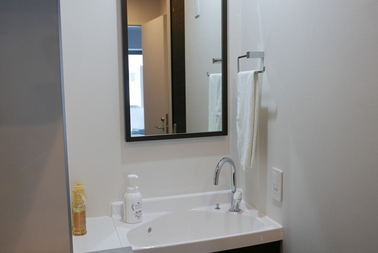 Bathroom 5, Tokyo Sakurako Hatchobori, Chūō