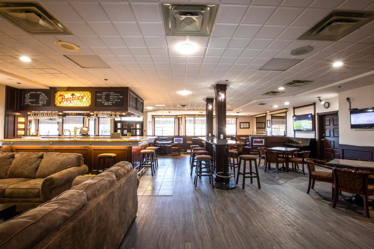 Food & Drinks 5, Tower Inn and Suites, Cariboo