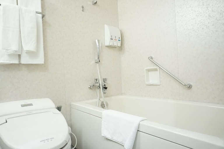 Bathroom 5, Yaoji Hakata Hotel, Fukuoka